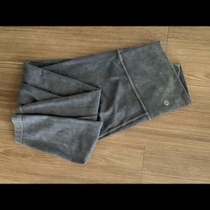 Lululemon size 6 28 inch